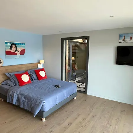 With Private Pool And Golf Near Bonifacio *