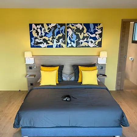 Ferienhaus With Private Pool And Golf Near Bonifacio