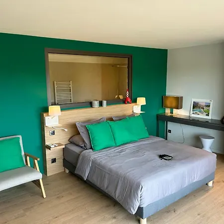 With Private Pool And Golf Near Bonifacio Сasa de vacaciones