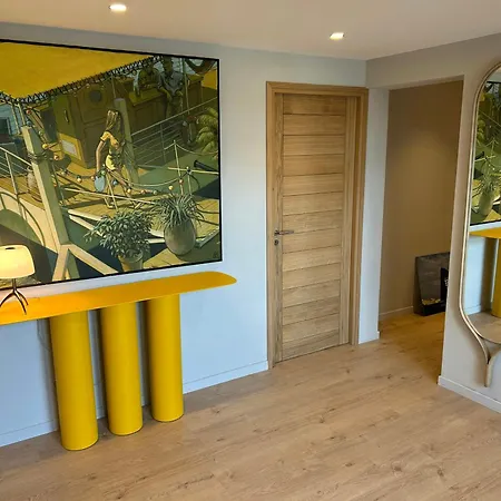 With Private Pool And Golf Near Bonifacio 펜션 *