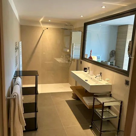 펜션 With Private Pool And Golf Near Bonifacio *