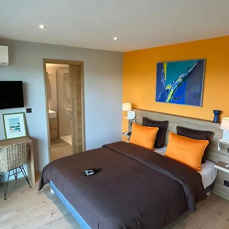 펜션 With Private Pool And Golf Near Bonifacio *