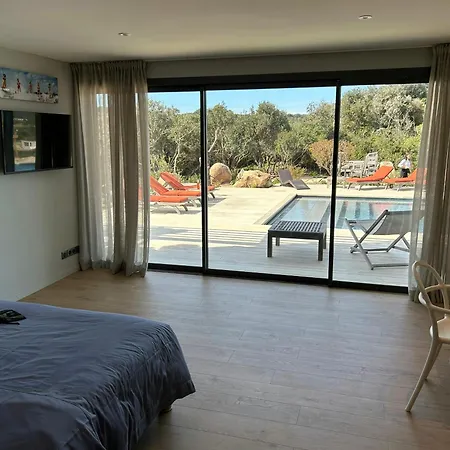 With Private Pool And Golf Near Bonifacio Сasa de vacaciones