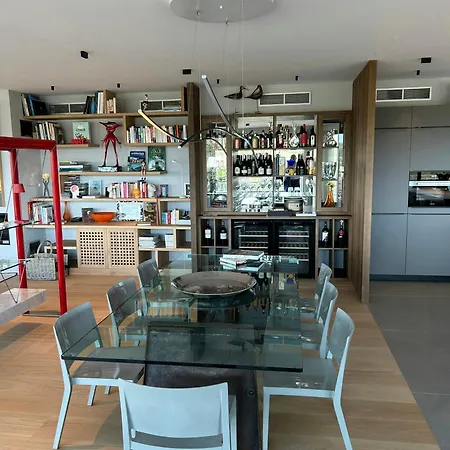 With Private Pool And Golf Near Bonifacio Holiday home *