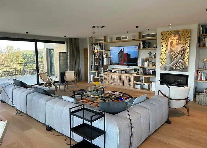With Private Pool And Golf Near Bonifacio Feriehus La Crociata