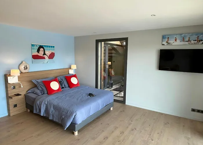 With Private Pool And Golf Near Bonifacio *