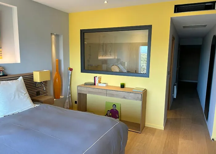 With Private Pool And Golf Near Bonifacio * La Crociata