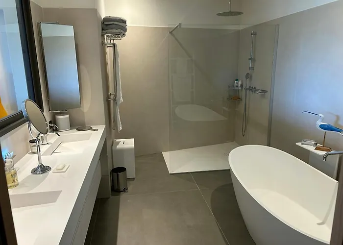 With Private Pool And Golf Near Bonifacio