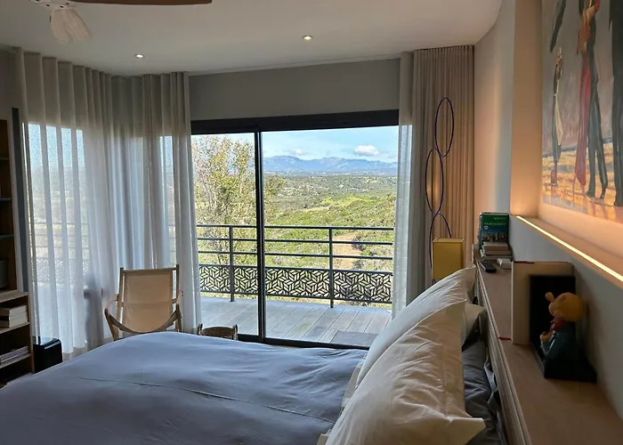 With Private Pool And Golf Near Bonifacio *