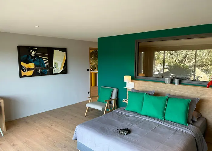 With Private Pool And Golf Near Bonifacio